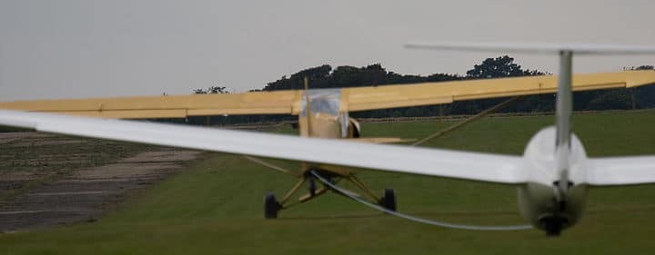Glider on tow
